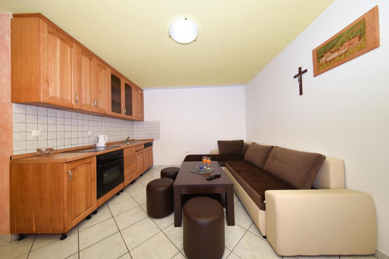 Apartments Krepo Vir Exterior photo